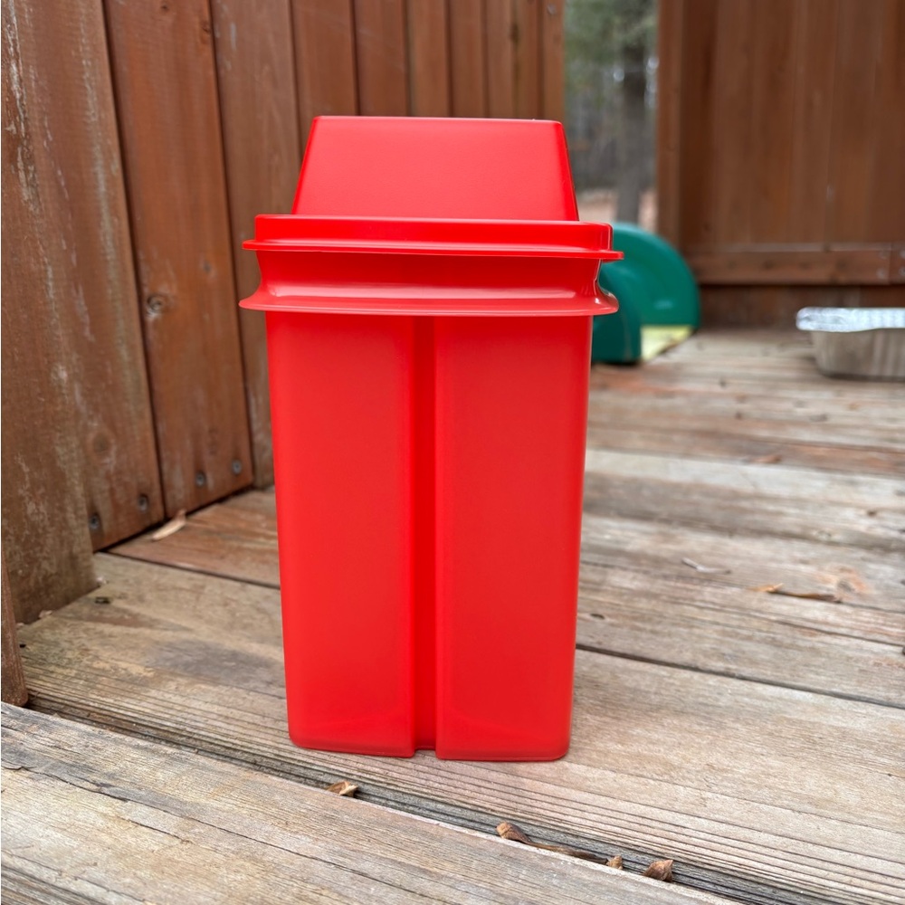 Tupperware Pick a Deli Small Container 4.5 Cups (1 L)
